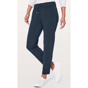 Lululemon Women's Sz 12 Ankle Pants Navy Blue Lightweight Stretch